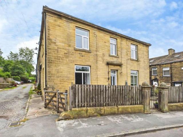 House for sale in Lingbob, Bradford