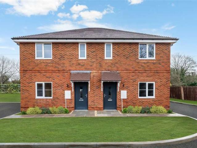 House for sale in Fole, Surrey