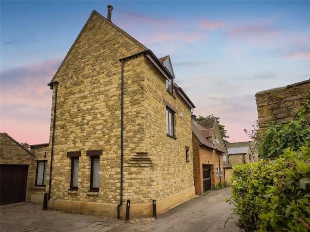 House for sale in Black Bourton, Oxfordshire