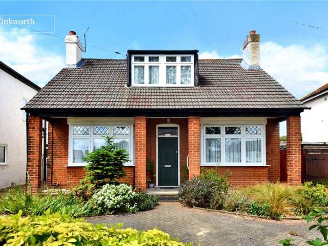 House for sale in Worcester Park, Greater London