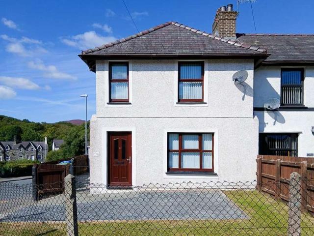 House for sale in Bethesda, Wales