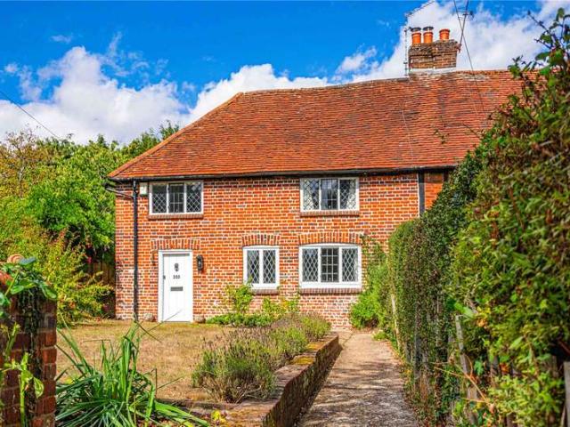House for sale in Hogpits Bottom, Pouchen End