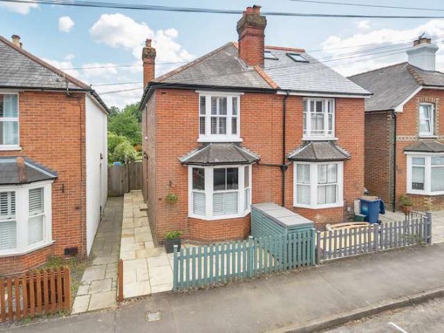 House for sale in Fole, Surrey