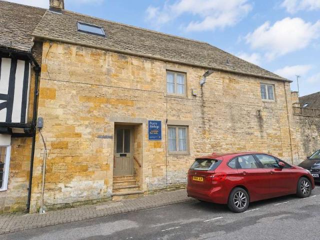 House for sale in Fossebridge, Gloucestershire