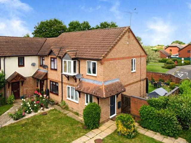 House for sale in Stoke Mandeville, Buckinghamshire