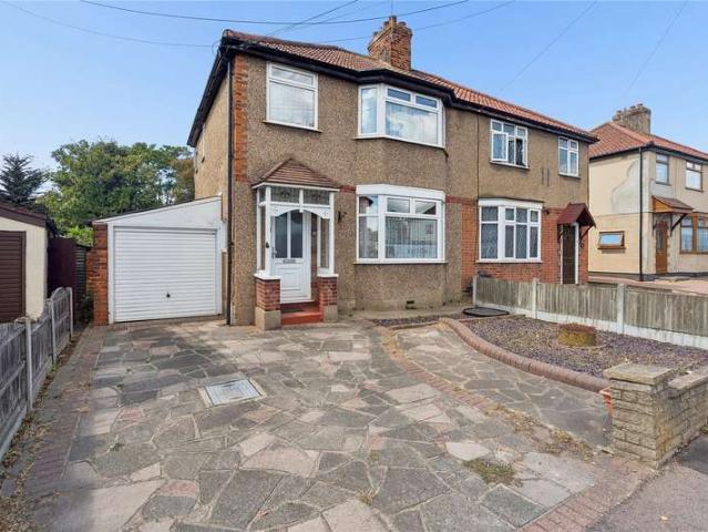 House for sale in Elm Park, Greater London