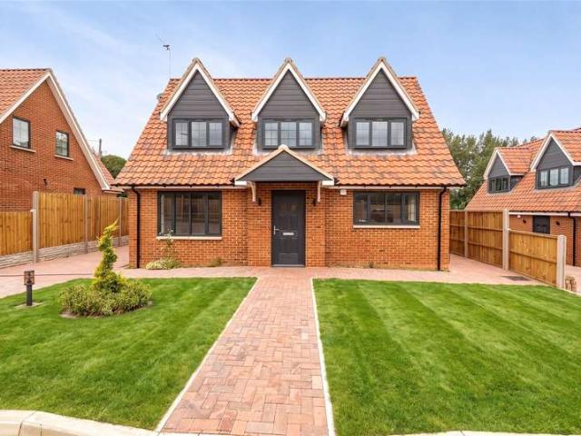 House for sale in Five Acres, Hertfordshire