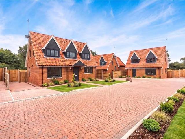 House for sale in Five Acres, Hertfordshire