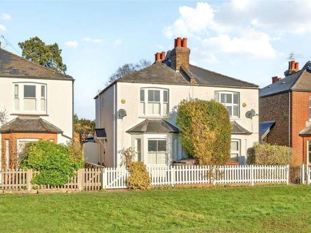 House for sale in Lower Green Esher, Blackhills