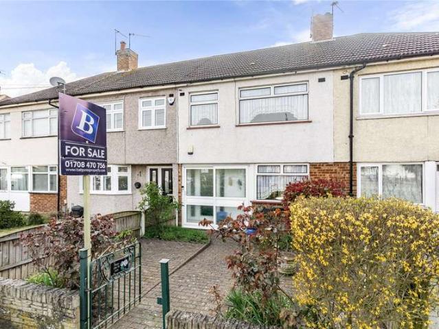 House for sale in Ardleigh Green, Greater London