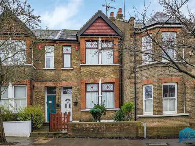 House for sale in Woodside Park, Greater London