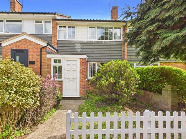 House for sale in Heol-las, Surrey