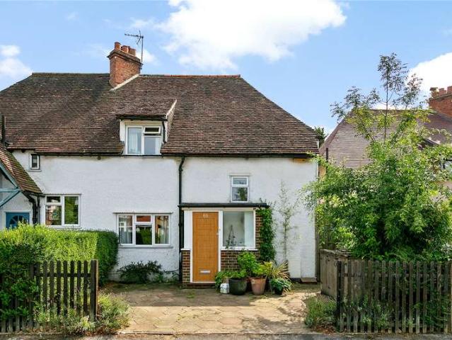 House for sale in Hampton Hill, Greater London
