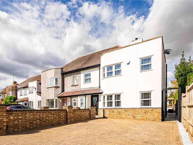 House for sale in Pouchen End, Hertfordshire