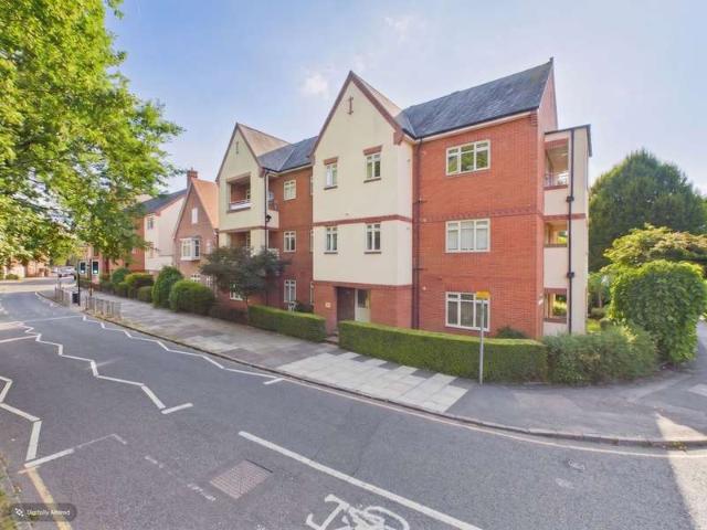 House for sale in Batchworth, Hertfordshire