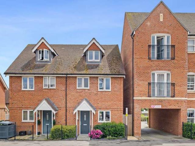 House for sale in Greenfields, Red Hill