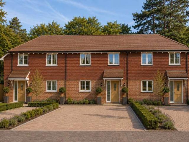House for sale in Fole, Surrey
