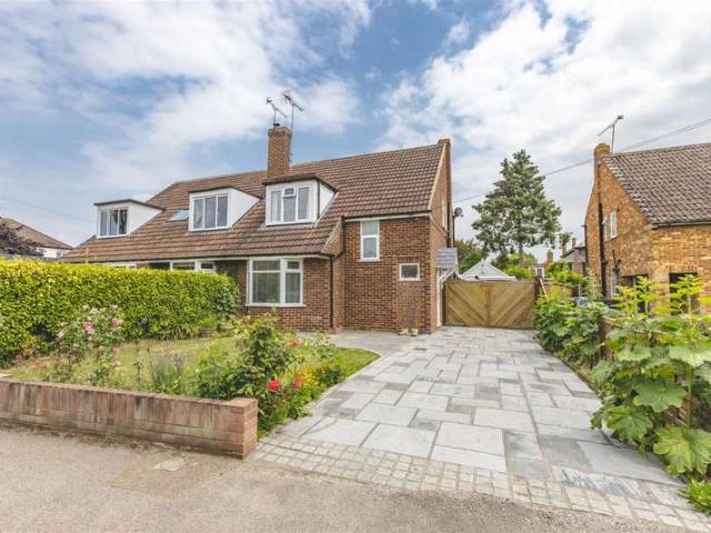 House for sale in Southlea, Datchet
