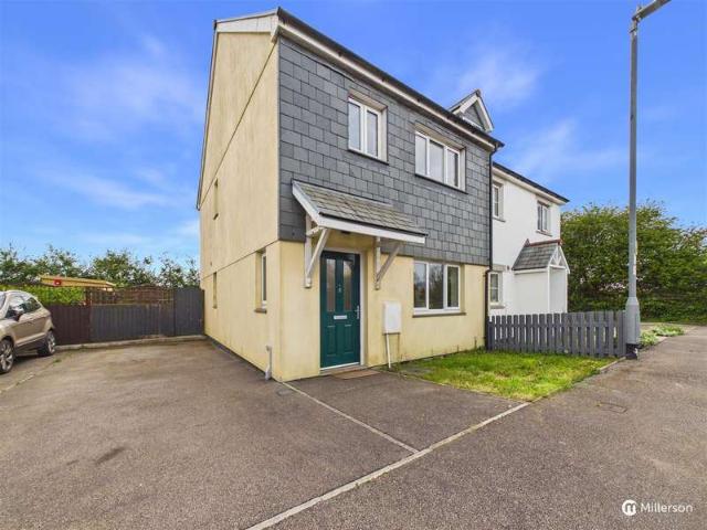 House for sale in Leedstown, Cornwall
