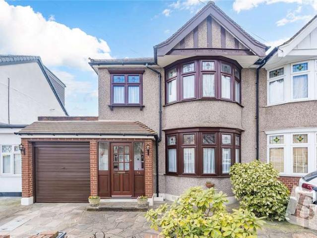 House for sale in Little Heath, Goodmayes