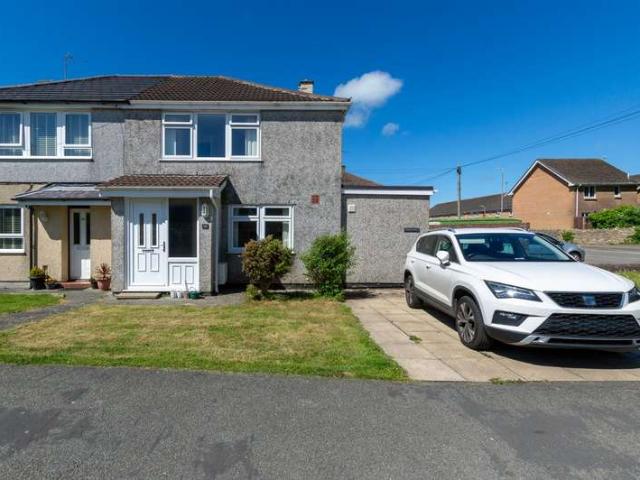 House for sale in Llangefni, Wales