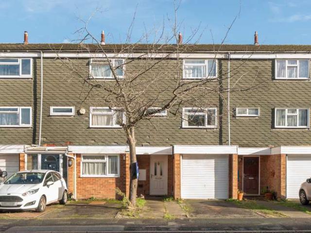 House for sale in Horsell, Woking