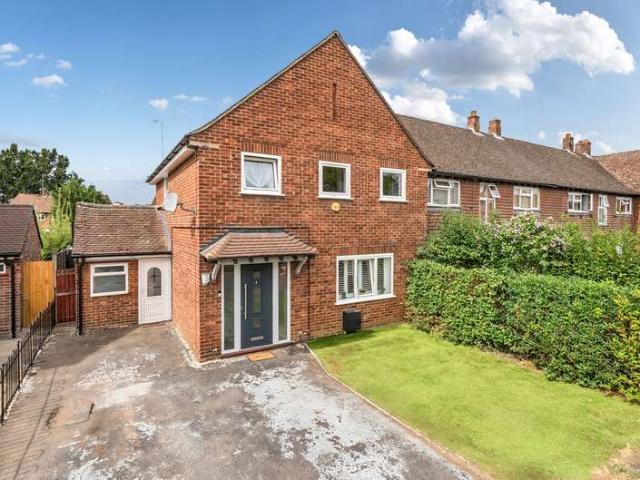 House for sale in Jacobs Well, Guildford