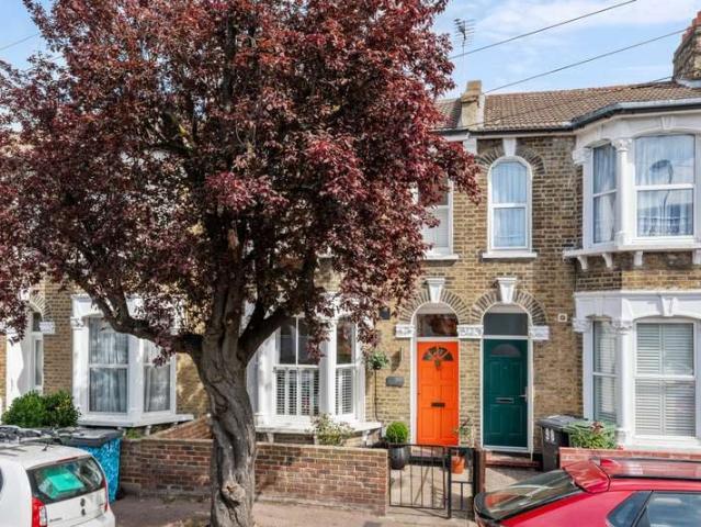 House for sale in London Borough of Lewisham, Greater London