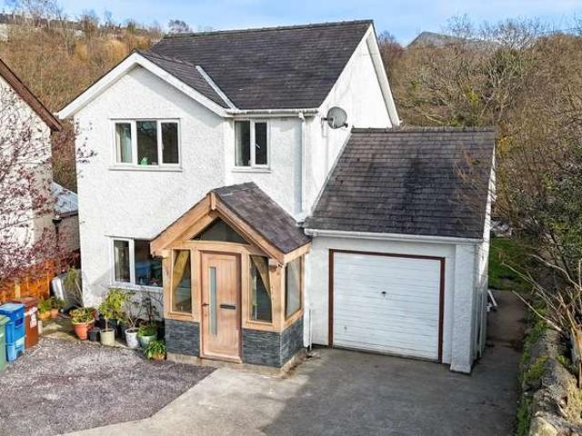 House for sale in Gerlan, Wales