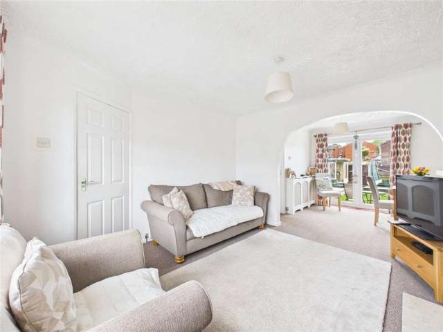 House for sale in Kingswood