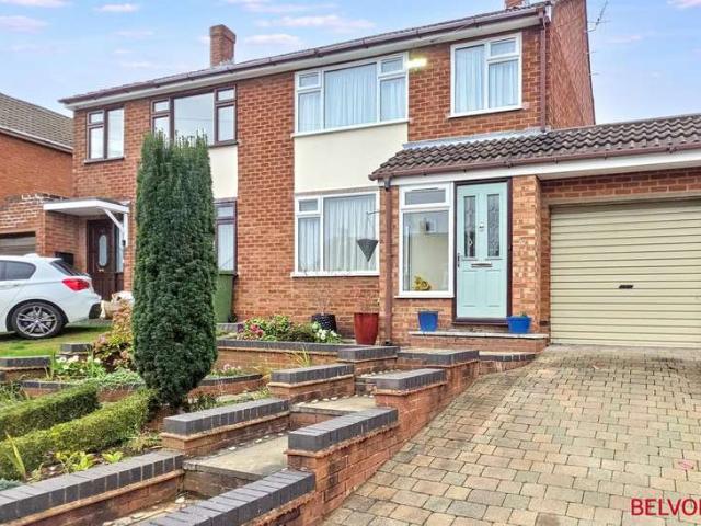 House for sale in Kettlebrook, Staffordshire