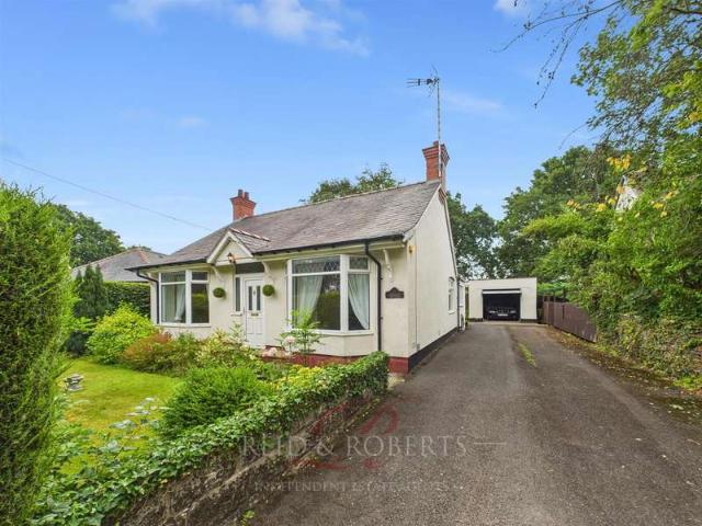 Bungalow for sale in Pen-y-ffordd, Wales