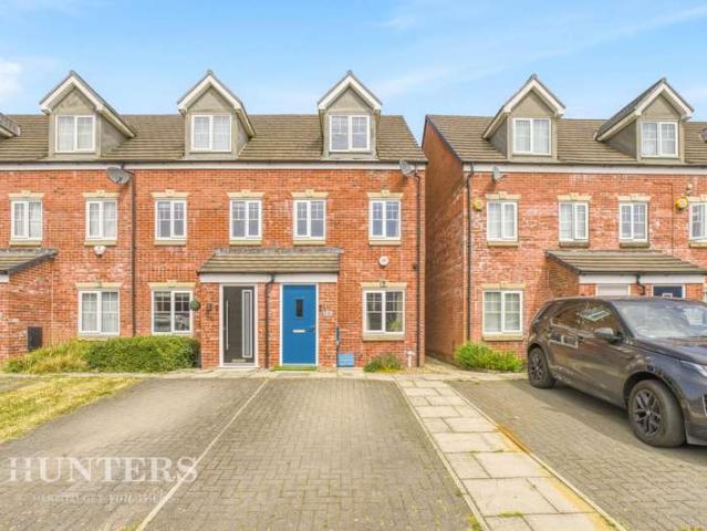 House for sale in Wardle, Burnedge