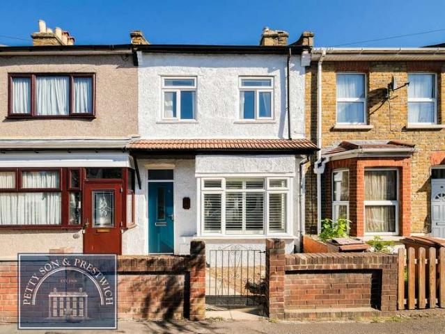 House for sale in Leytonstone, Greater London