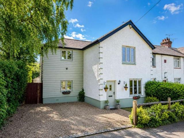 House for sale in Lenham Forstal, Midway