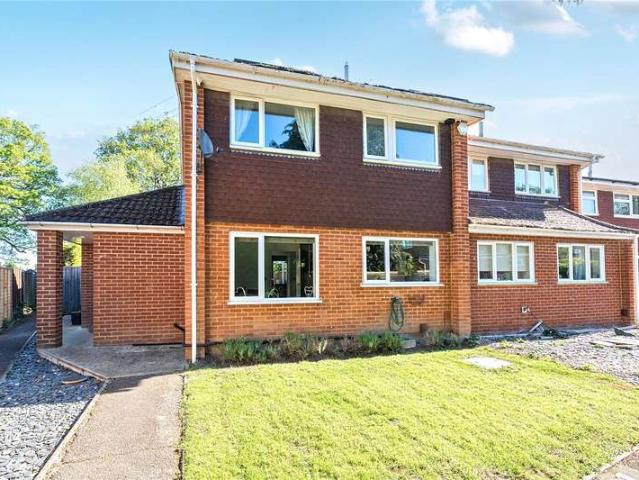 House for sale in Finchampstead