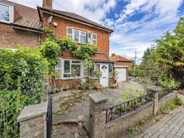 House for sale in Roehampton, Greater London