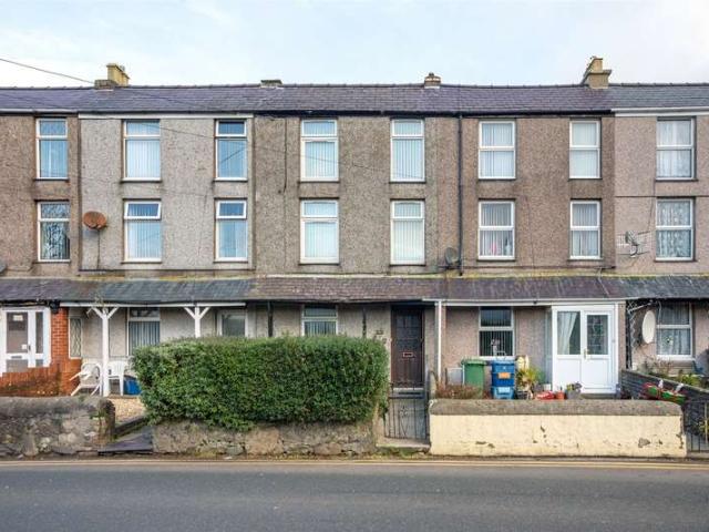 House for sale in Llanllyfni, Pen-y-groes