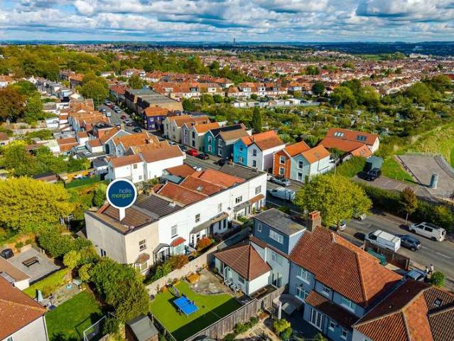 House for sale in Golden Hill, Bristol