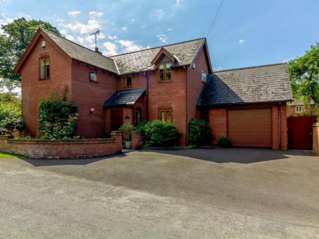 Terraced House for sale in Hereford, Alder's End