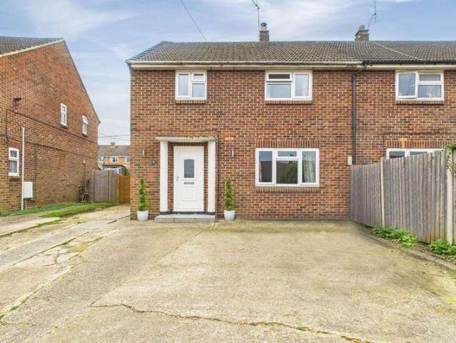 House for sale in Yateley, Moulsham Green