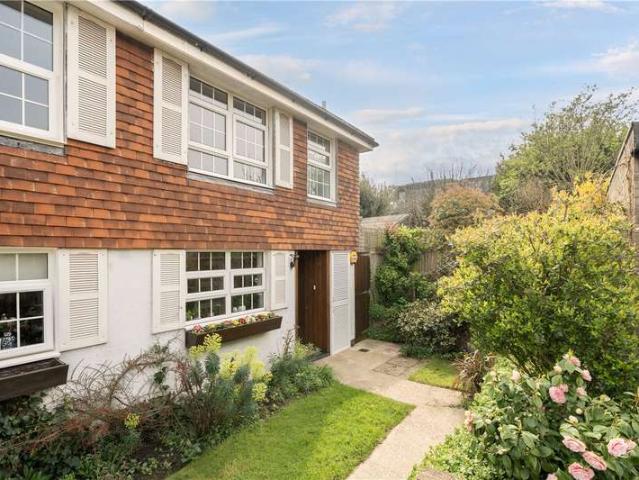 House for sale in Roehampton, Greater London