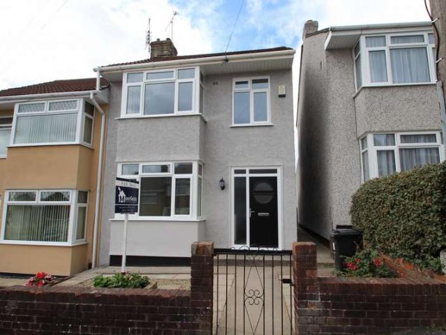 House for sale in Kingswood