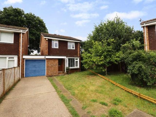 House for sale in Goldsworth Park, Woking