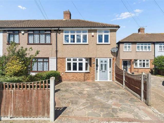 House for sale in South Hornchurch, Greater London
