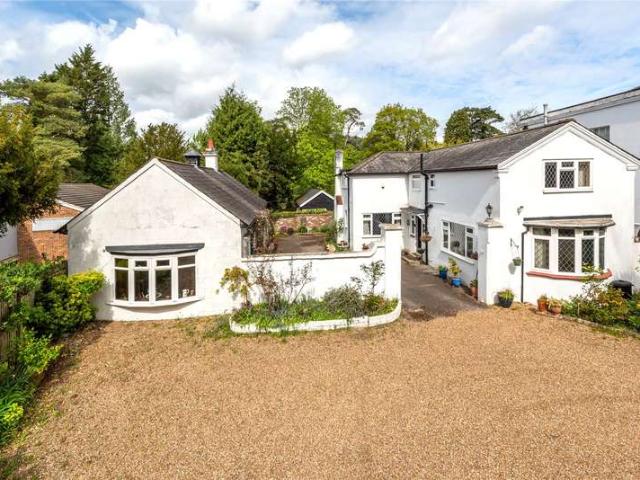 House for sale in Pachesham Park, Surrey