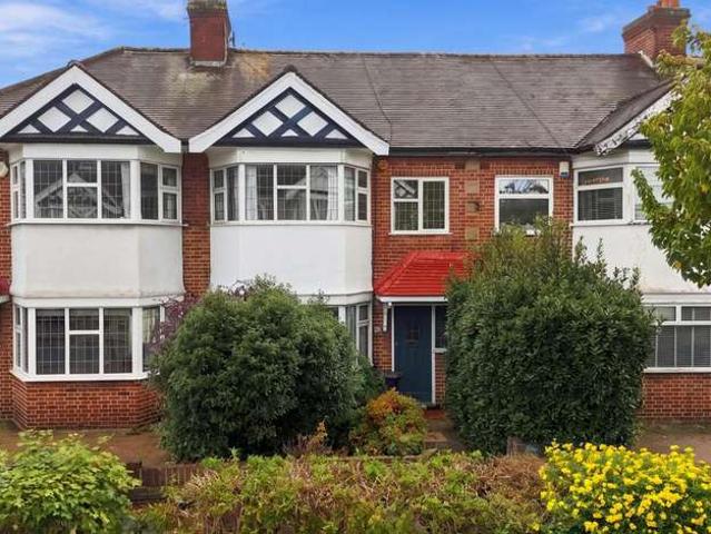 House for sale in London Borough of Redbridge, Greater London