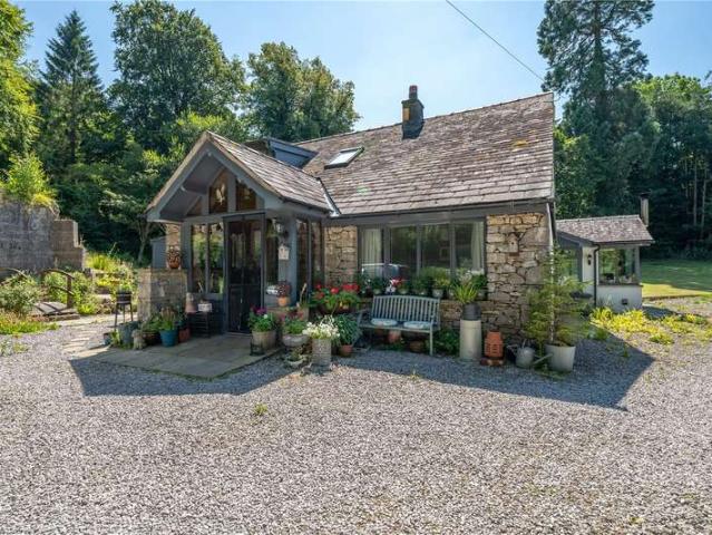 House for sale in Silverdale, Bare