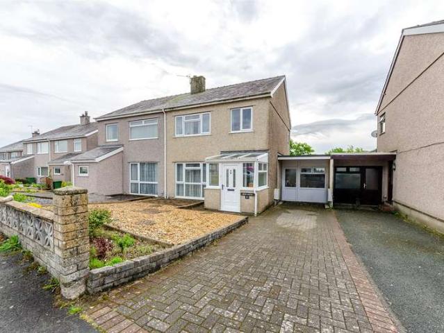 House for sale in Llanrug, Wales
