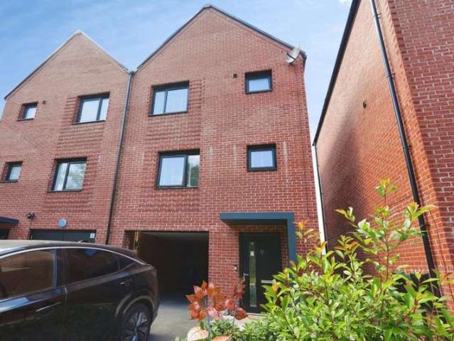 House for sale in Georgia, Greater Manchester